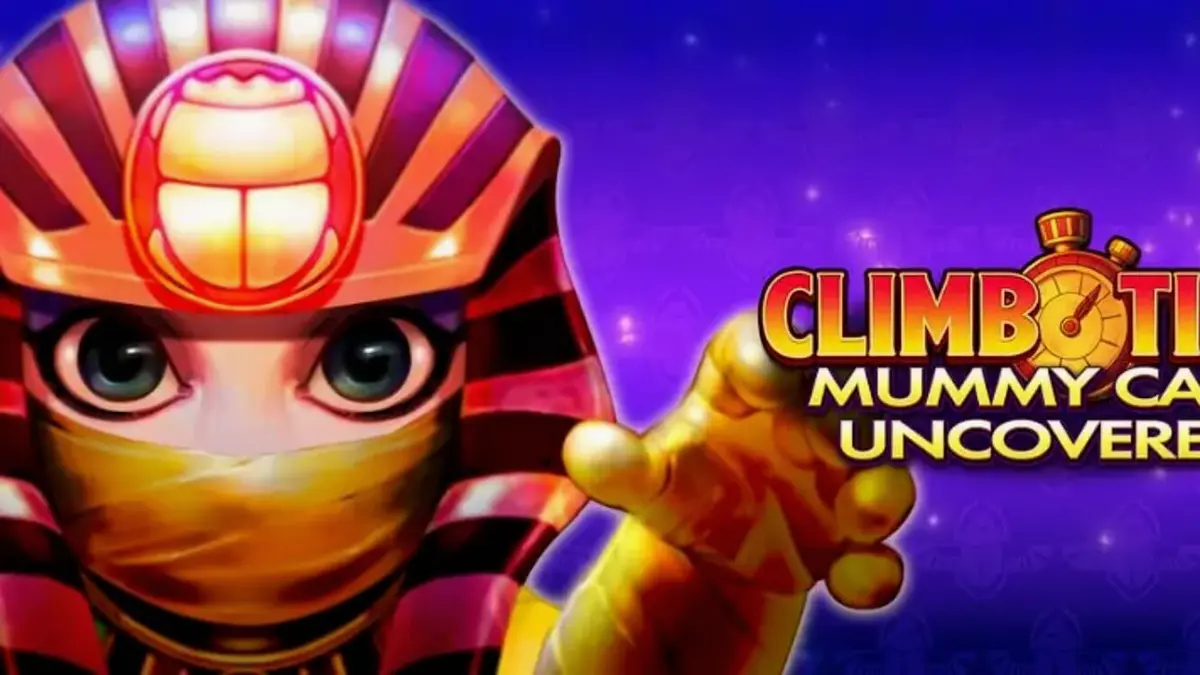 Tampilan layar permainan slot Climb Time Mummy Cash Uncovered dengan gulungan emas di latar belakang langit malam Mesir yang biru keunguan.